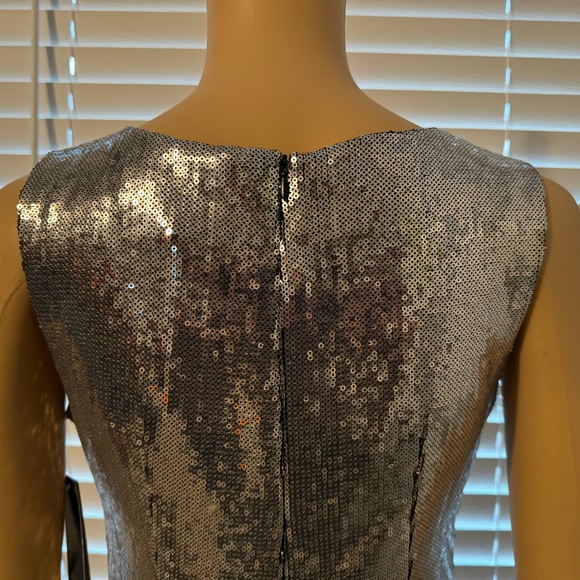 Beautiful Shelby Nights size 6 silver sequin dress machine washable NWT - Picture 7 of 7